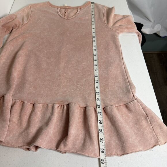 Easel Distressed Acid Wash Ruffle Top Long Sleeve Dusty Rose Pink Size Small - Picture 10 of 10